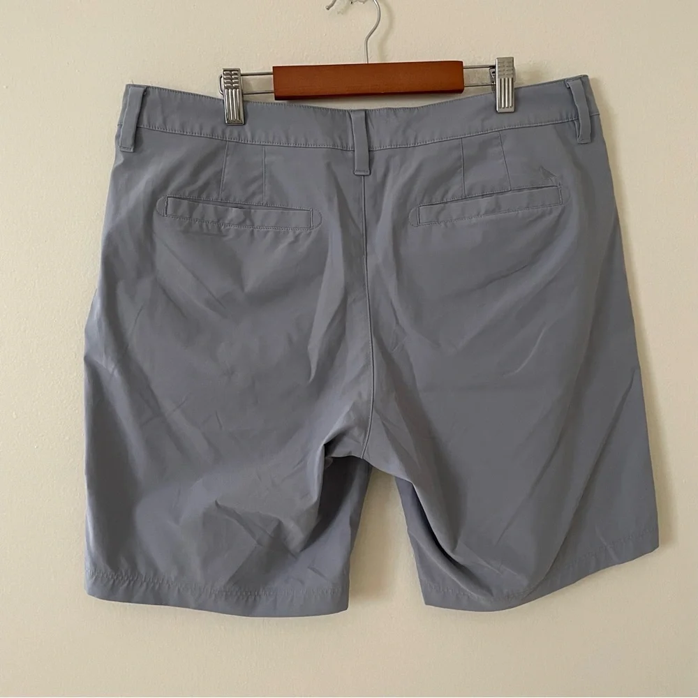 UNTUCKit Light Gray Men's Shorts